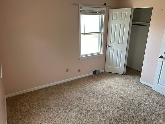 3rd image of 537 Lucille Ln