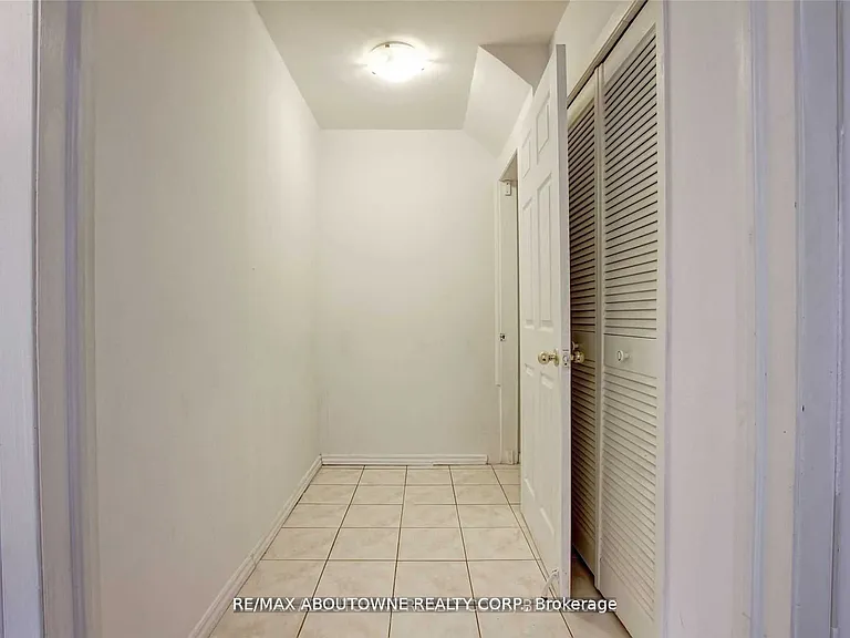 14 Angus Dr #LOWER — Photo 9