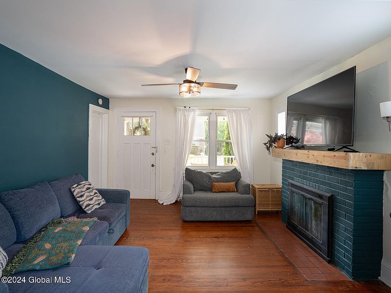 5th image of 51 Rankin Avenue