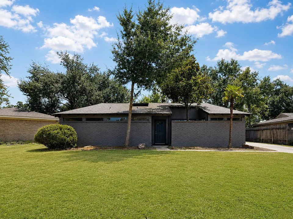 15811 Pathfield Dr