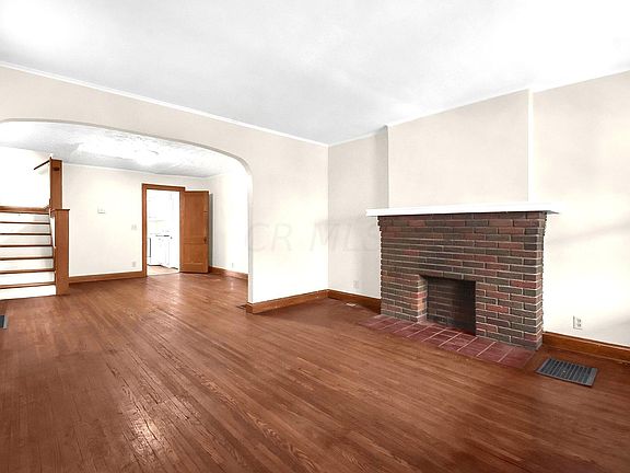 3rd image of 419-421 E Maynard Ave