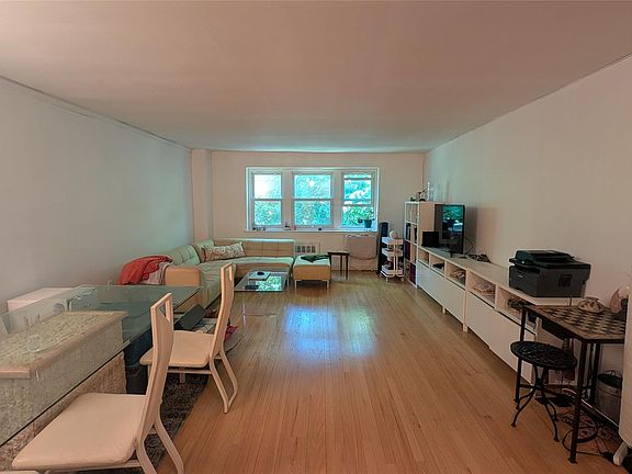 5th image of 30 Pearsall Avenue N #3P