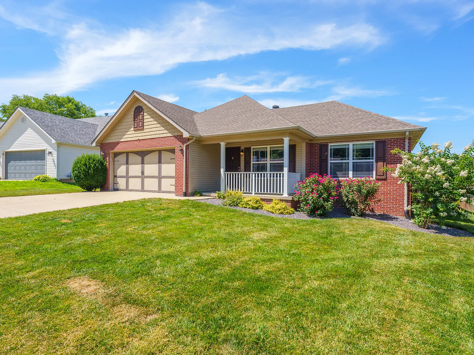3 bed, 1428 sqft, $1,949 — Photo 3