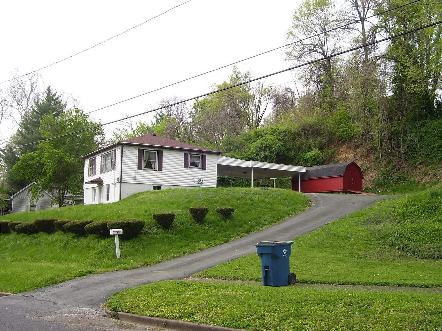 339 Reed Ave photo 1