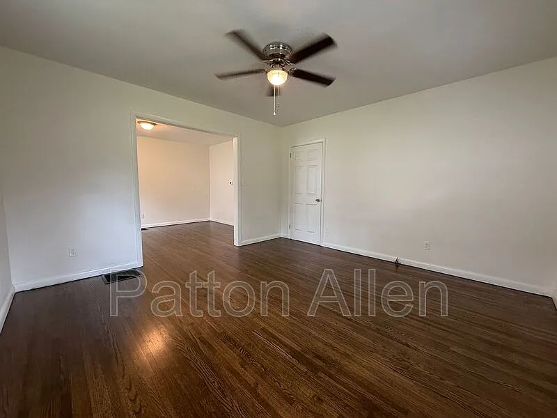 2 bed, 1.0 bath, 1037 sqft, $1,695 — Photo 4