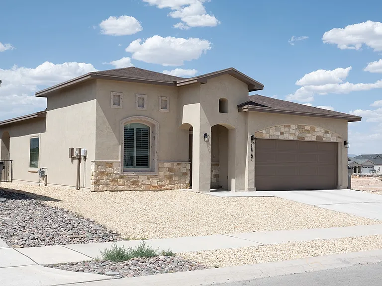 14757 Mike A Mendoza Ave — Photo 2