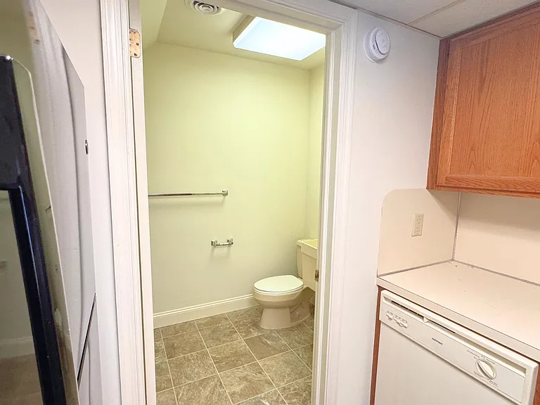 126 South Court St — Photo 7