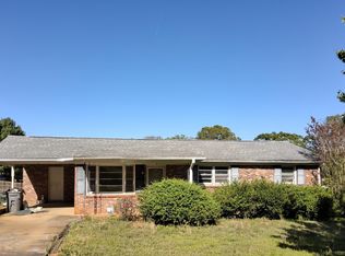 3 Hollywood Dr, Greenville, SC 29611