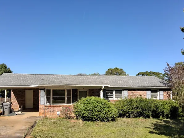 3 Hollywood Dr, Greenville, SC 29611