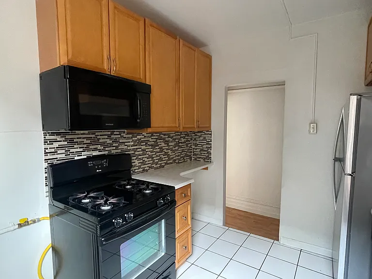 10 Hilliard Ave #5 — Photo 3