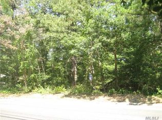 716 Canal Rd, Mount Sinai, NY 11766