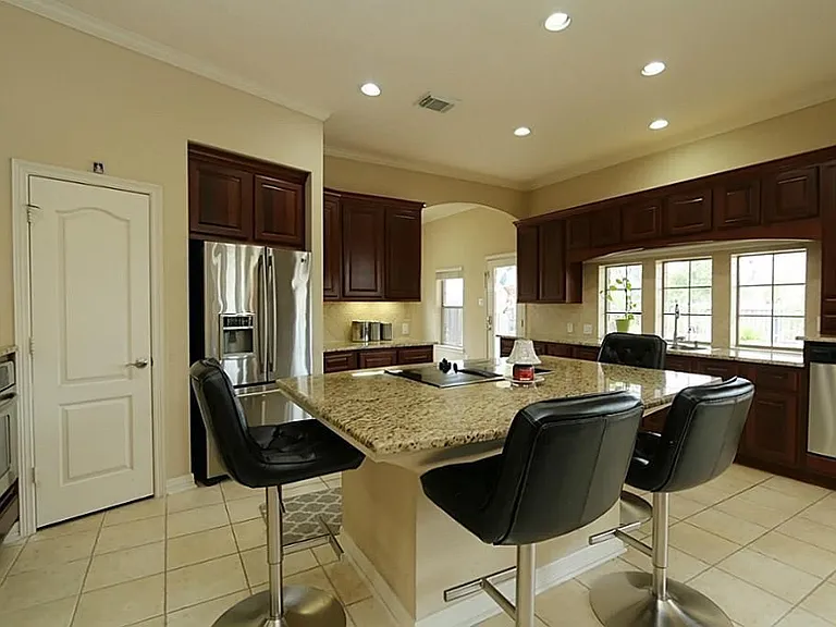 7610 Hampton Bay Ln — Photo 6