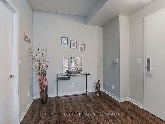 4th image of 150 E Liberty St #1605