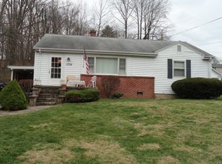 1336 W Cumberland Rd, Bluefield, WV 24701