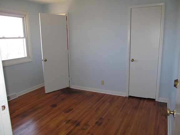 4th image of 287 Krontz Dr