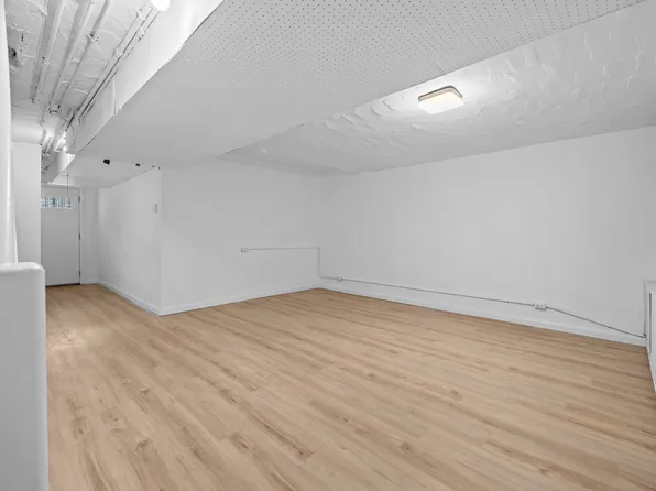 140 Van Cortlandt Park S image 19 of 26