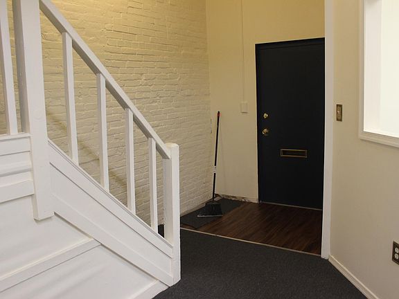 2nd image of 1012 N Lovegrove St #A