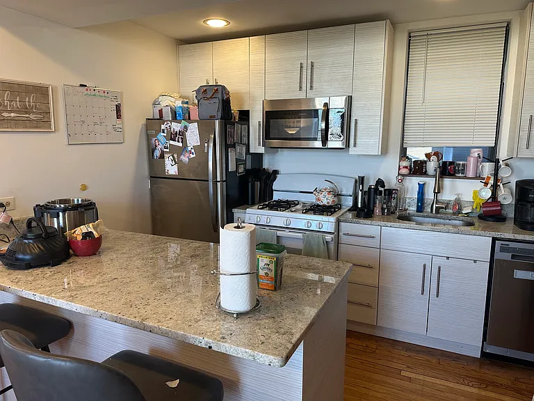 1362 W Crystal St #3F — Photo 4