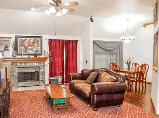 909 Valley Ct, Edmond, OK 73012