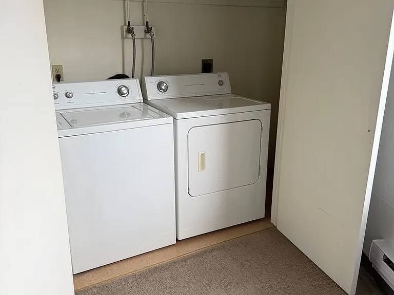 120 S McDonald St — Photo 8