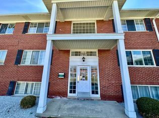 8140 Crestview Dr, Sterling Heights, MI 48312