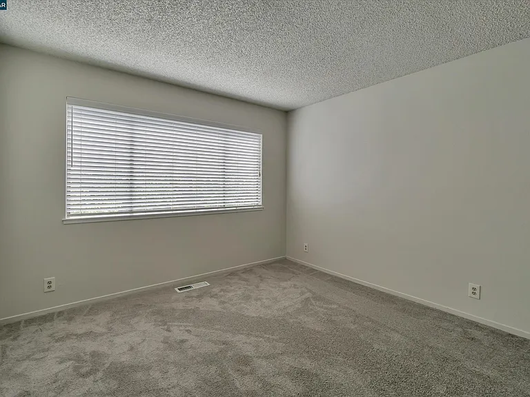 1956 Fair Ridge Ct — Photo 20