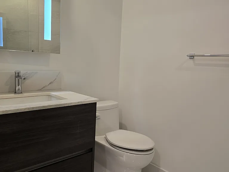 333 Carrall St #302 — Photo 2
