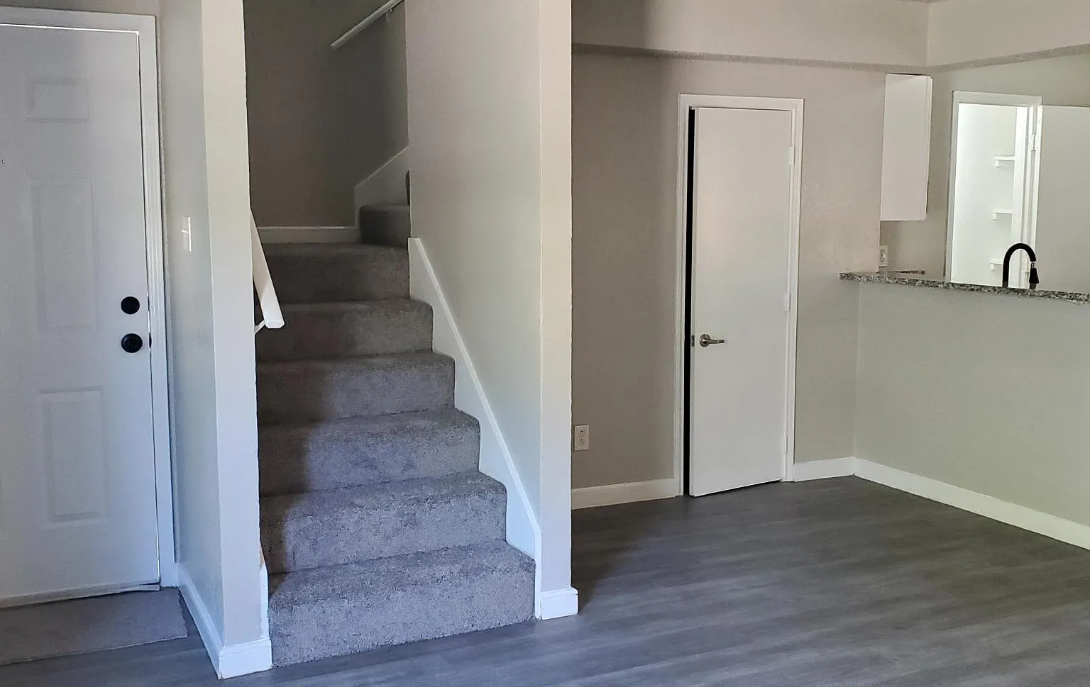 2 bed, 1.5 bath, 1120 sqft, $1,400 — Photo 4
