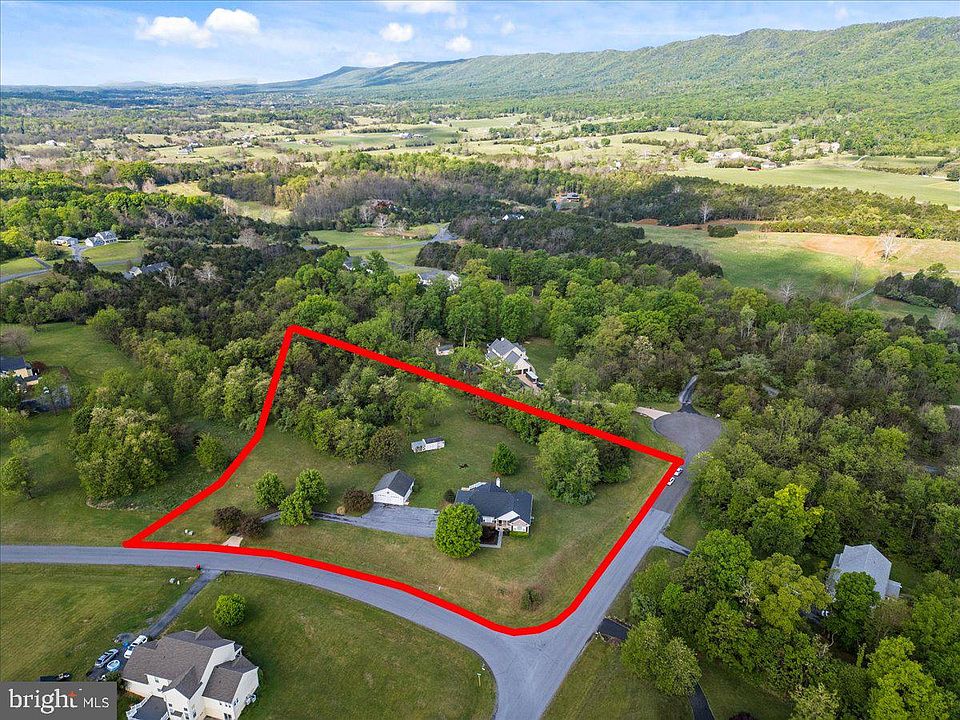1st image of 30 Savannah Dr