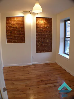 Rented by EXR | media 12