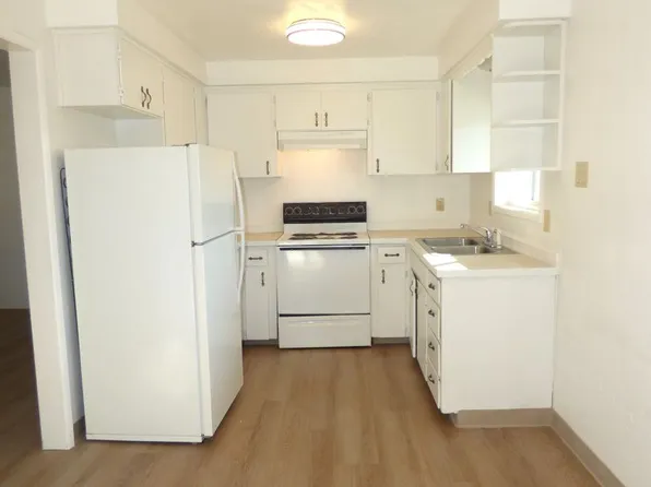 The Court at Hawthorne, 721-759 Hawthorne Ave NE #733, Salem, OR 97301