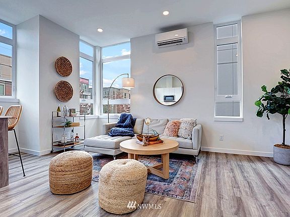 3rd image of 4727 D 32nd Avenue S