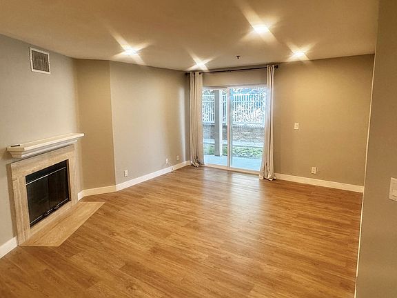 2nd image of 5837 Oak Bend Ln Unit 208