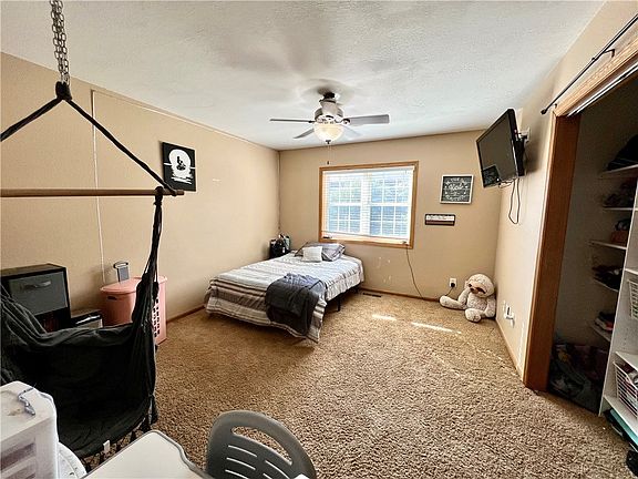 3rd image of 601 Van Horne Cir