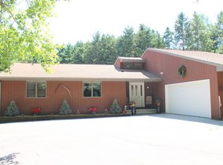 5468 Grandview Rd, Larsen, WI 54947