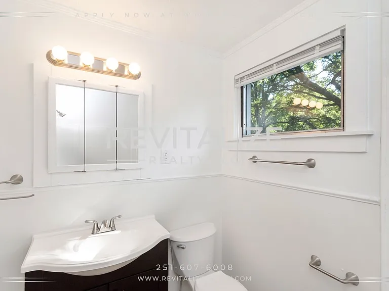 James Street Duplex — Photo 17