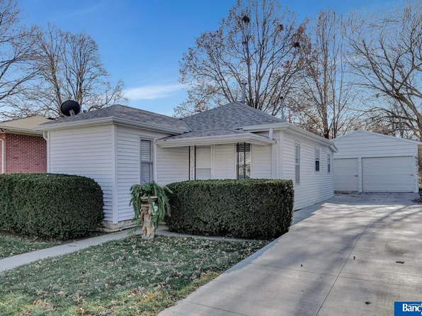 5159 Starr St, Lincoln, NE 68504