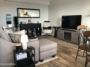 28 Riverside Ave APT 9D, Red Bank, NJ 07701