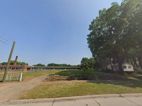 25220 Pennie St, Dearborn Heights, MI 48125