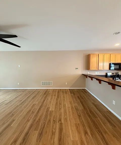 319 S Parkway Dr — Photo 17