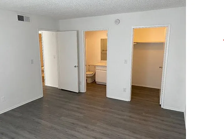 10934 Huston St #109 — Photo 3