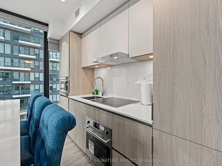 47 Mutual St #1002 — Photo 6
