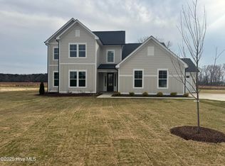 4160 Dixon Rd, Grimesland, NC 27837