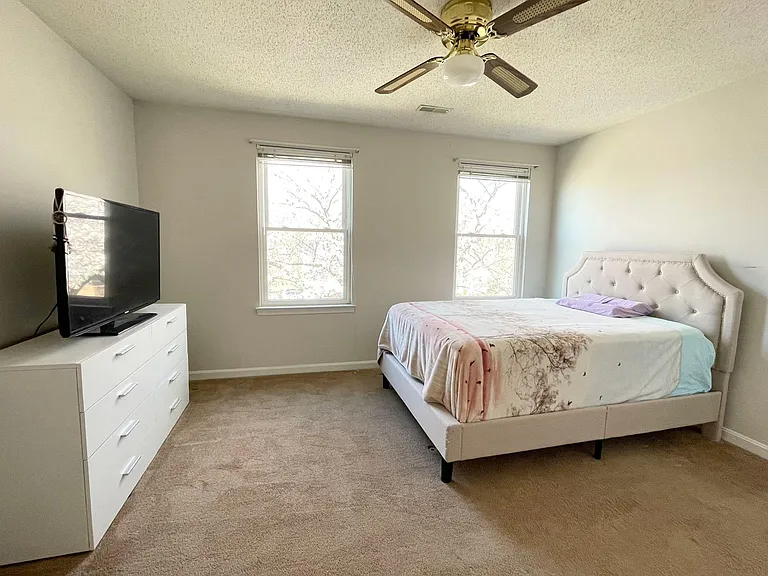 10016 Vanderbilt Cir #9 — Photo 7