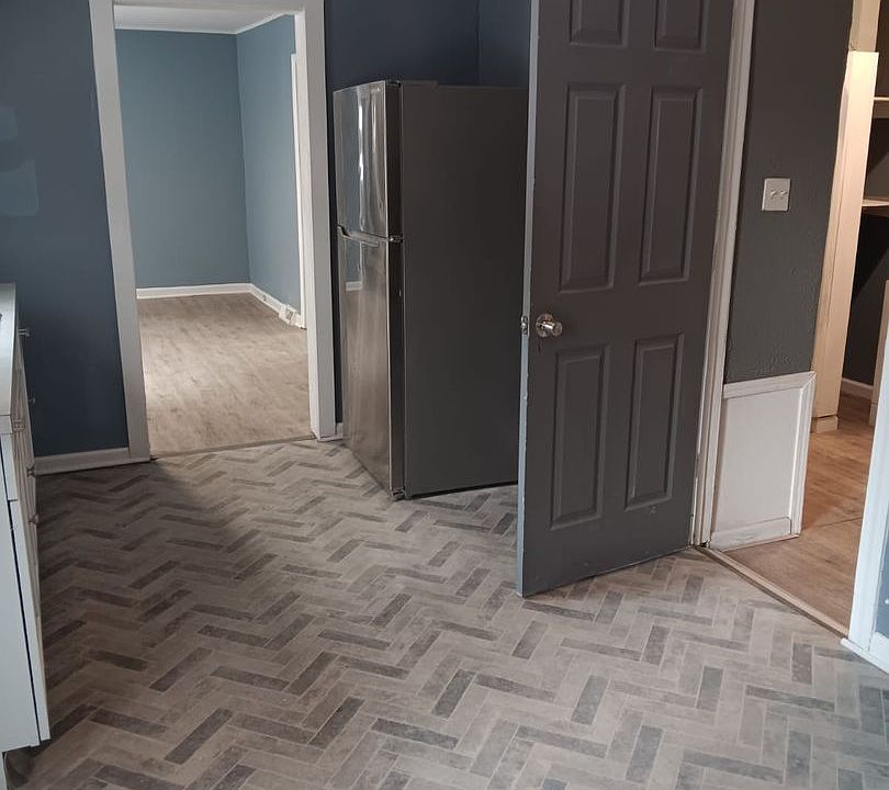 1st image of 3431 W 56th St