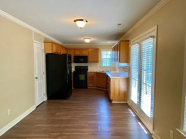 230 Summit Dr — Photo 3
