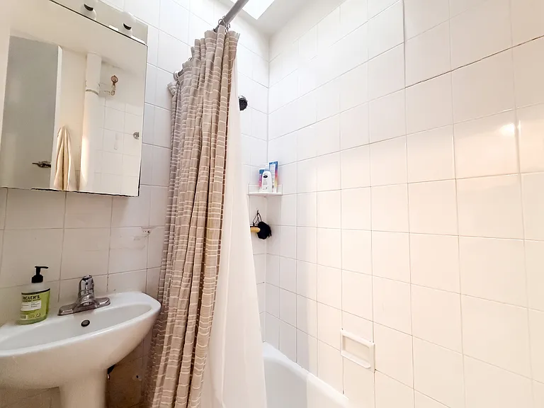 29 E 20th St #4 — Photo 6