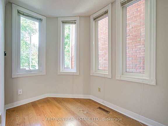 5th image of 107 Brownstone Cir