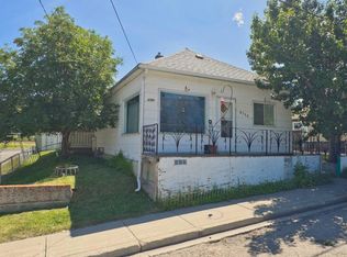 6754 N 17th Ave, Crowsnest Pass, AB T0K0M0