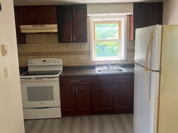 137 S 7th St #3